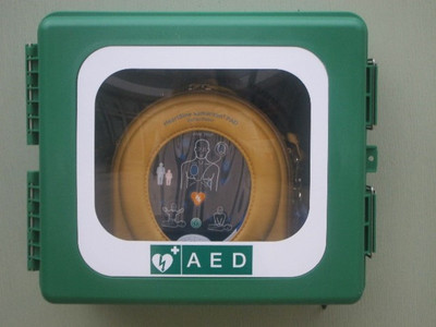 Versorgung im Notfall – Defibrillatoren